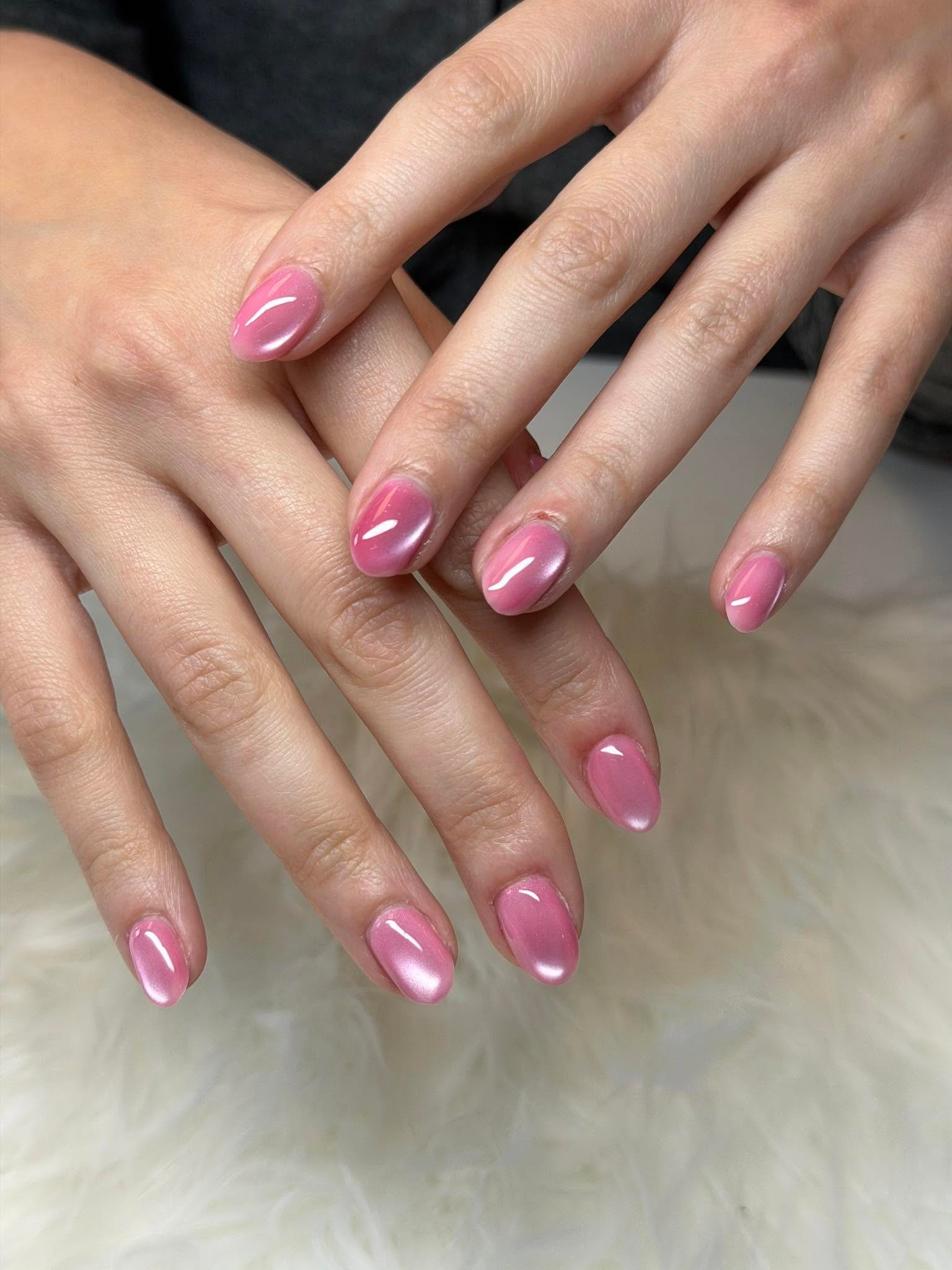 Pink cat-eye shimmer gel manicure