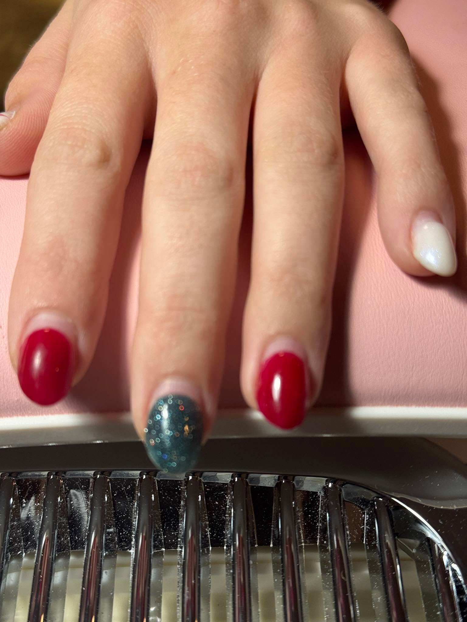 Red, white and glitter Christmas nail set